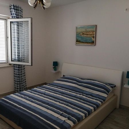 Apartmani Nevera Krk Town Exterior photo