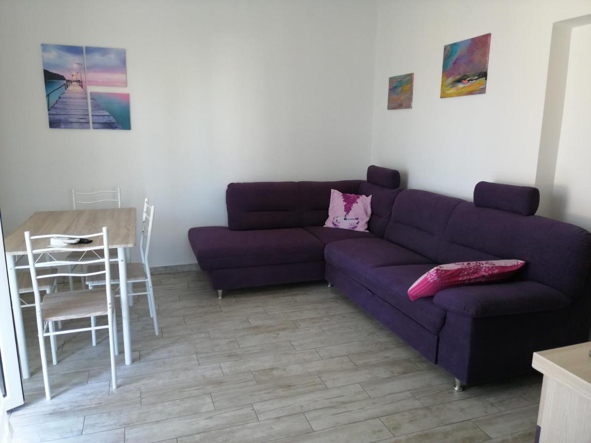 Apartmani Nevera Krk Town Exterior photo